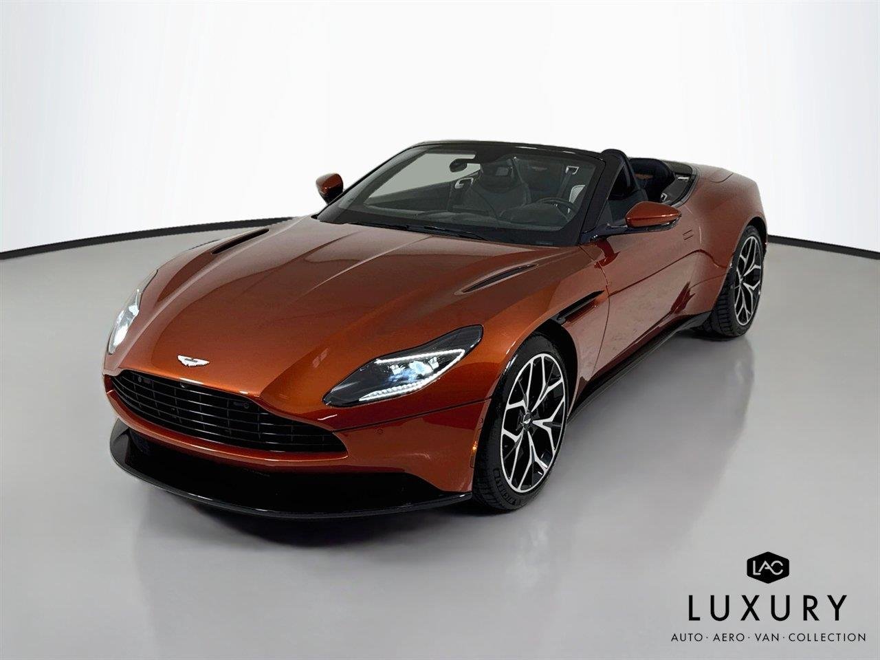 Used 2019 Cinnabar Orange Aston Martin Volante image 4