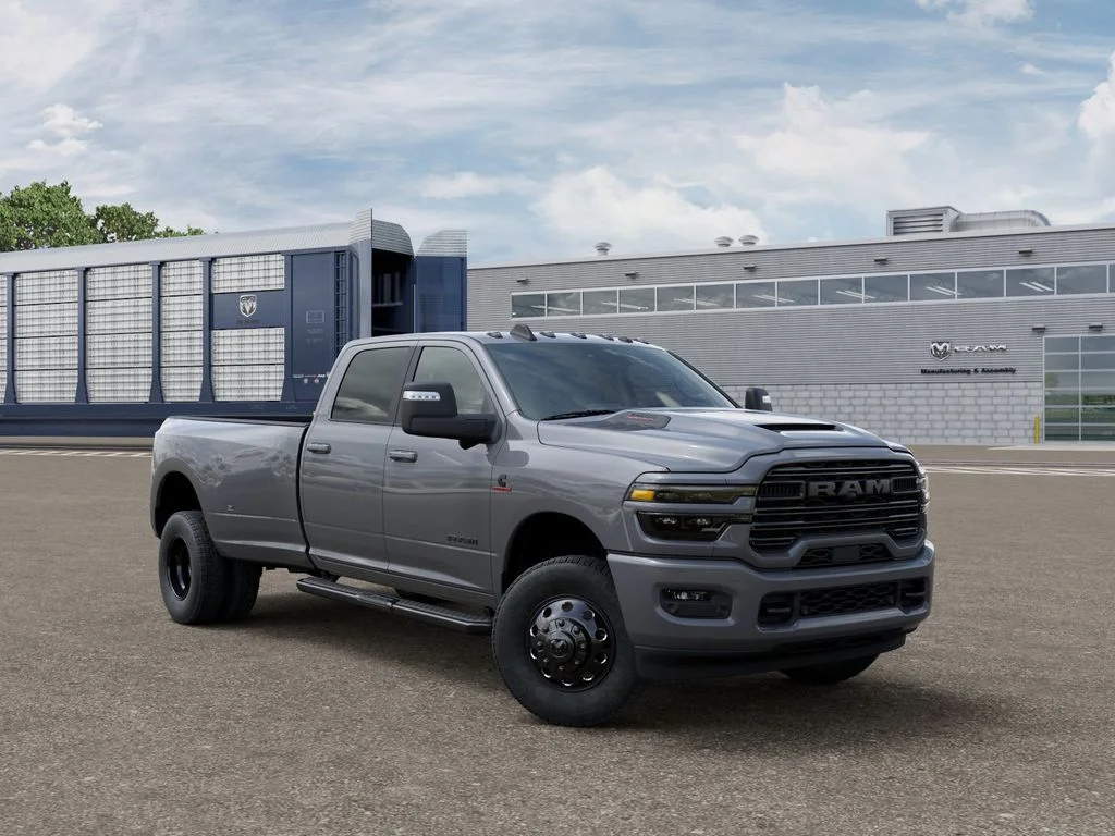 New 2026 Ceramic Gray Clear-Coat Exterior Paint RAM Laramie image 5