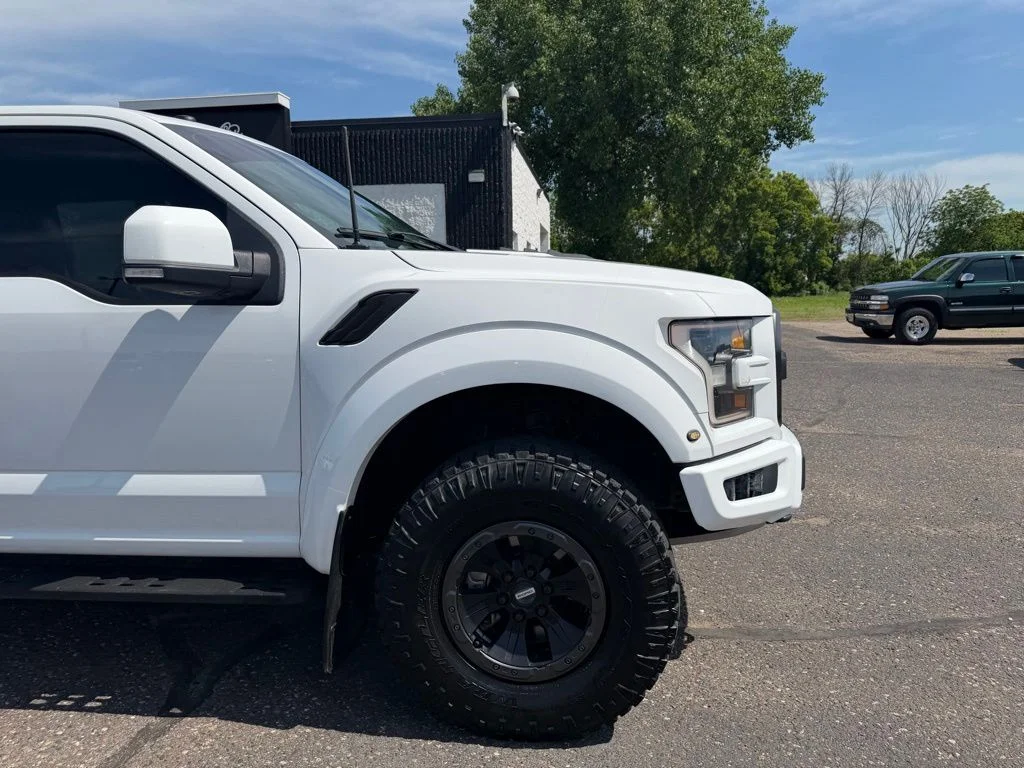 Used 2018  Ford Raptor image 2