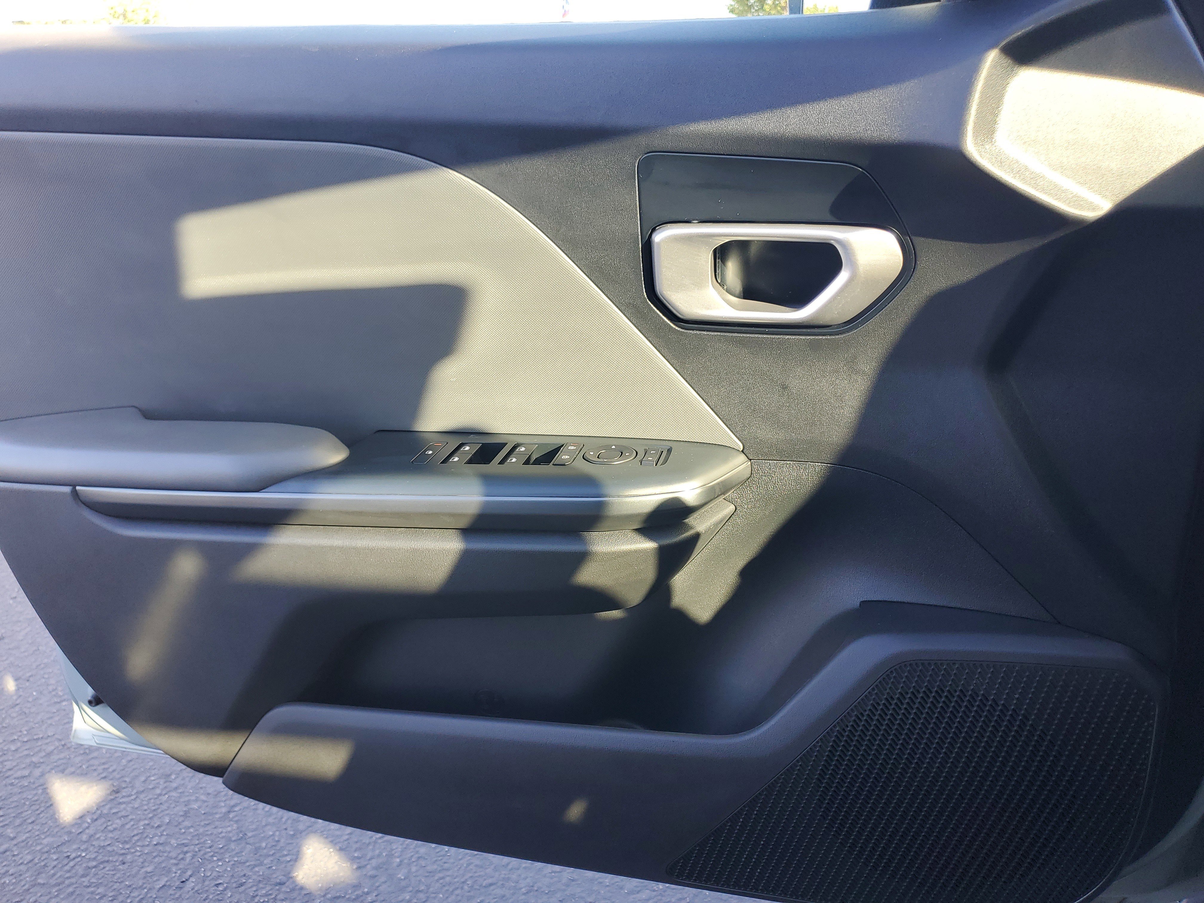 Used 2025 Blue Kia LXS image 24