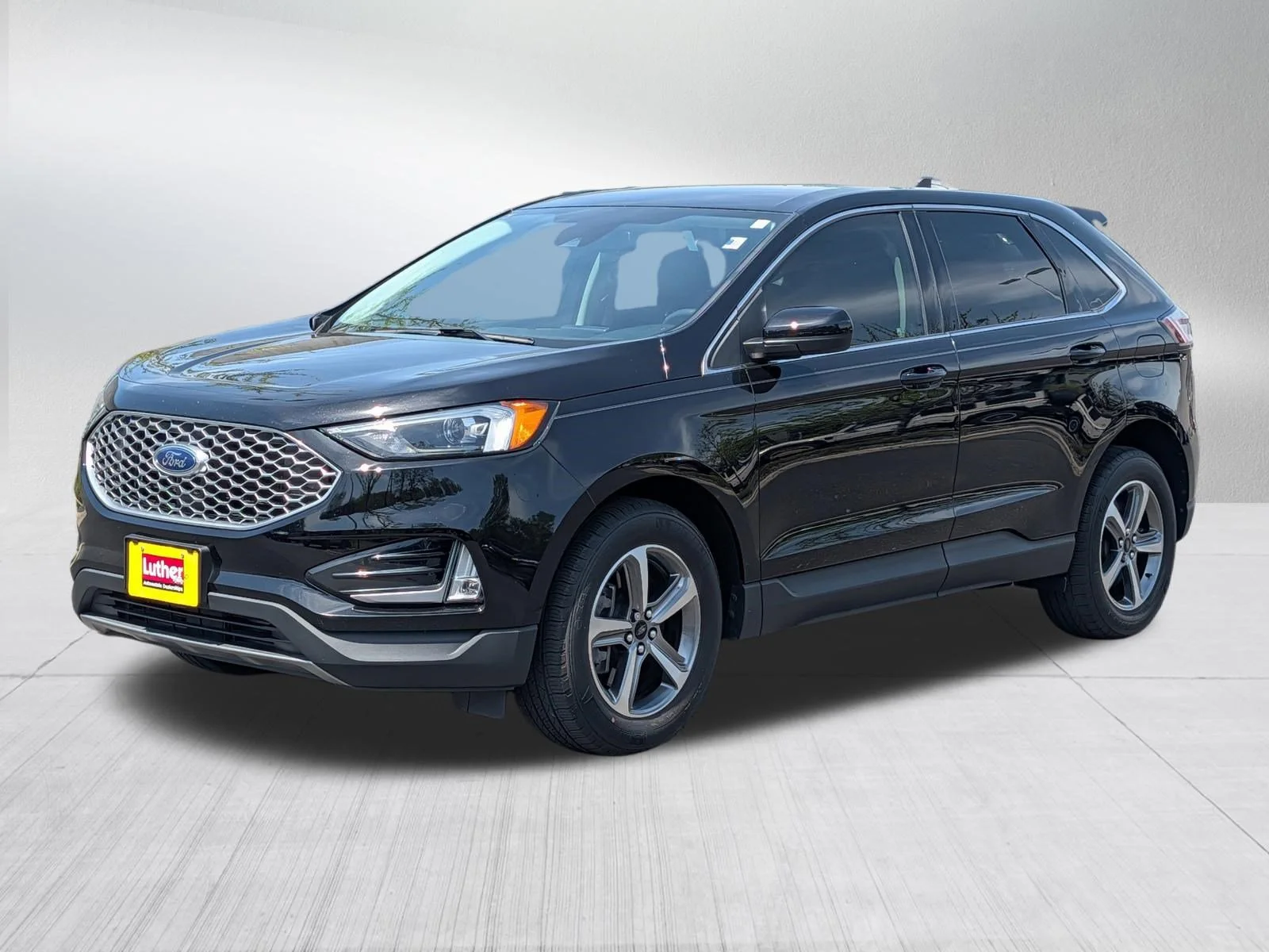 Used 2024 AGATE BLACK METAL Ford SEL image 3
