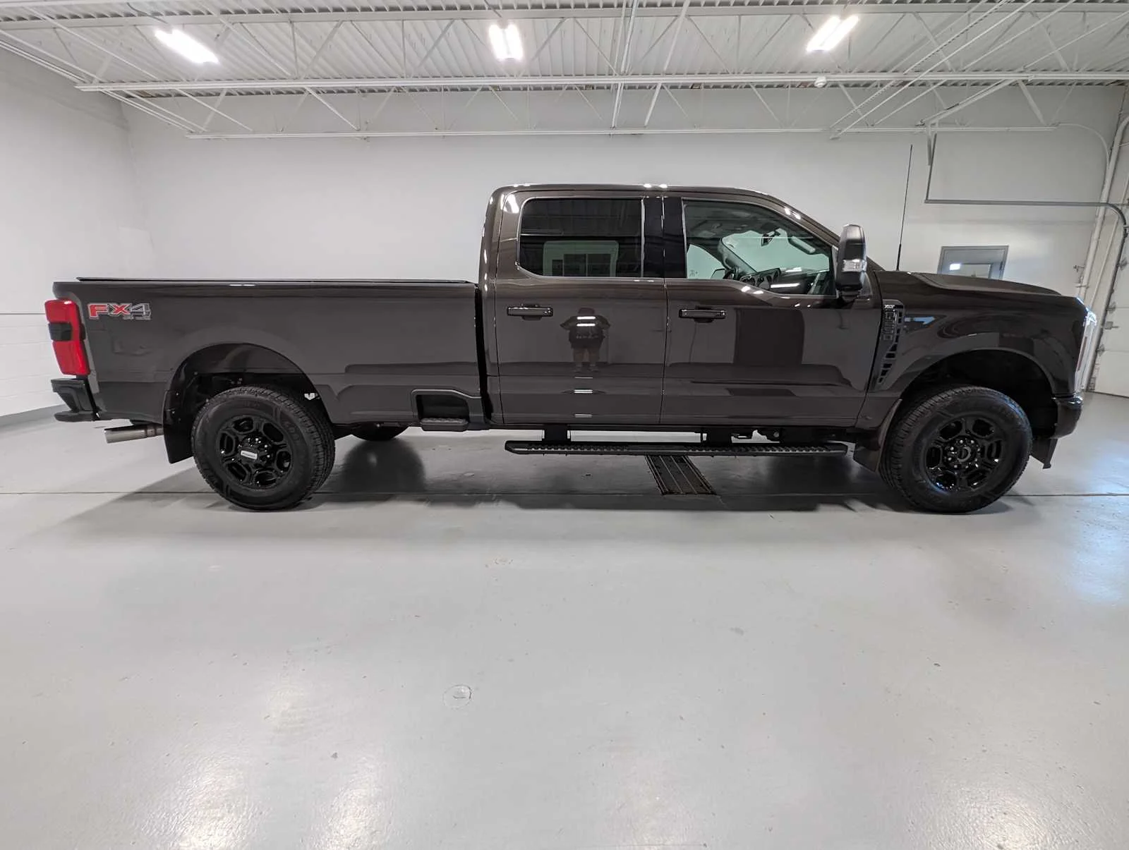 Used 2024 Darkened Bronze Ford XLT image 7