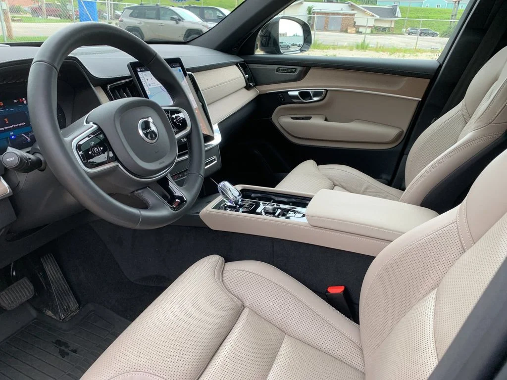 Used 2026 Red Volvo T8 Ultra image 11