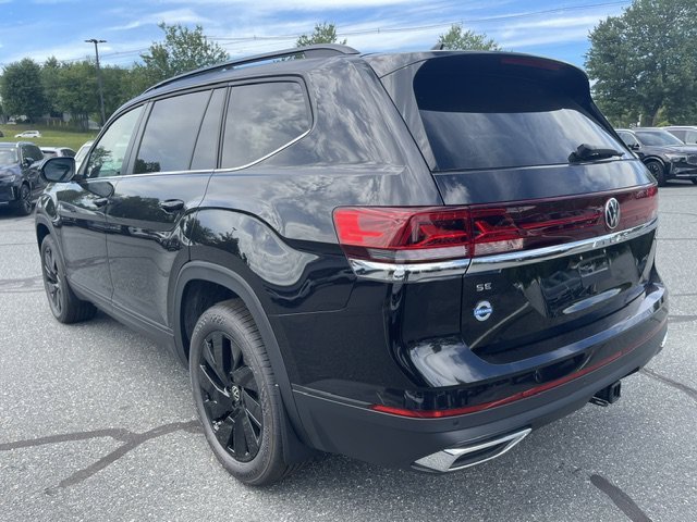 New 2026 Deep Black Pearl Volkswagen 2.0T SE W/TECHNOLOGY image 4