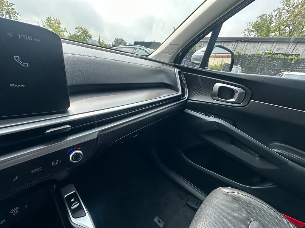 Used 2024 Silver Kia S image 22