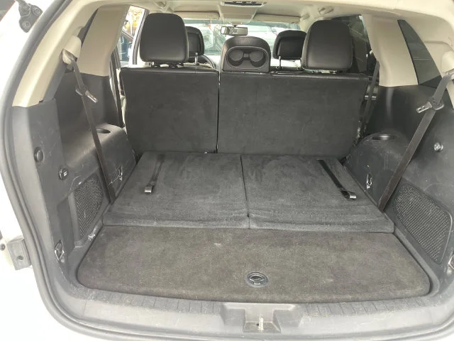 Used 2018 White Dodge Crossroad image 27