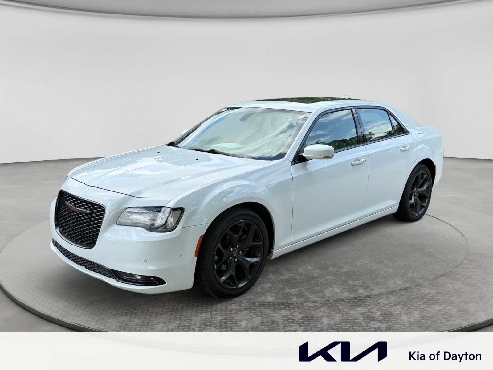 2022 Chrysler 300 S's photo