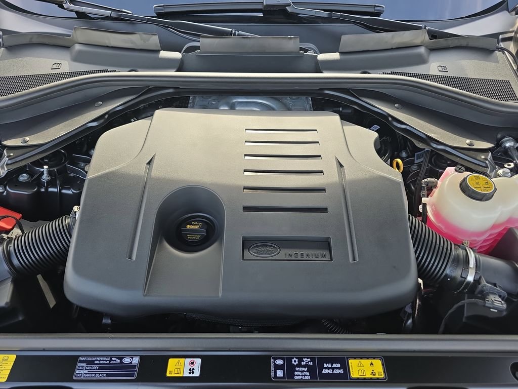 New 2026 Carpathian Grey Land Rover SE image 32