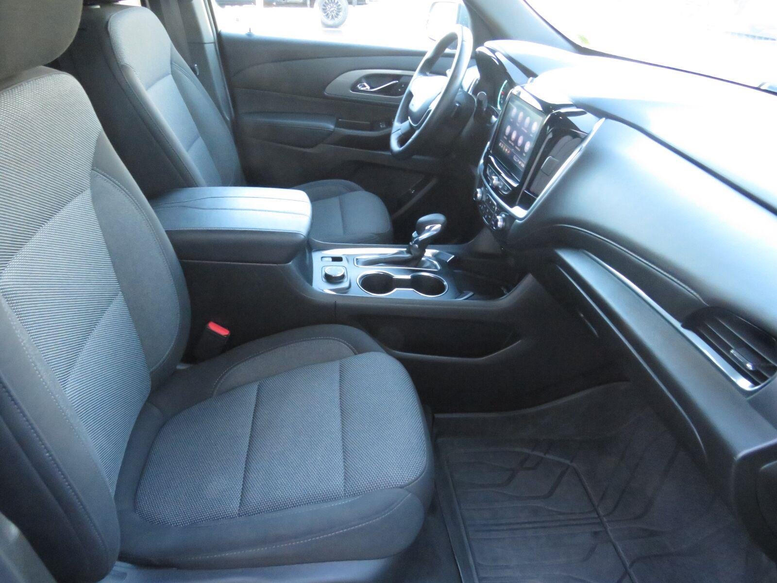 Used 2023 Silver Sage Metallic Chevrolet LT Cloth image 27