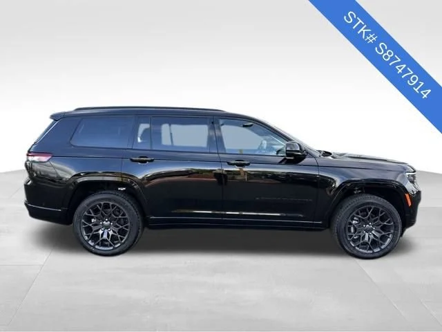 New 2025 Diamond Black Crystal Pearl-Coat Exterior Paint Jeep Summit image 5