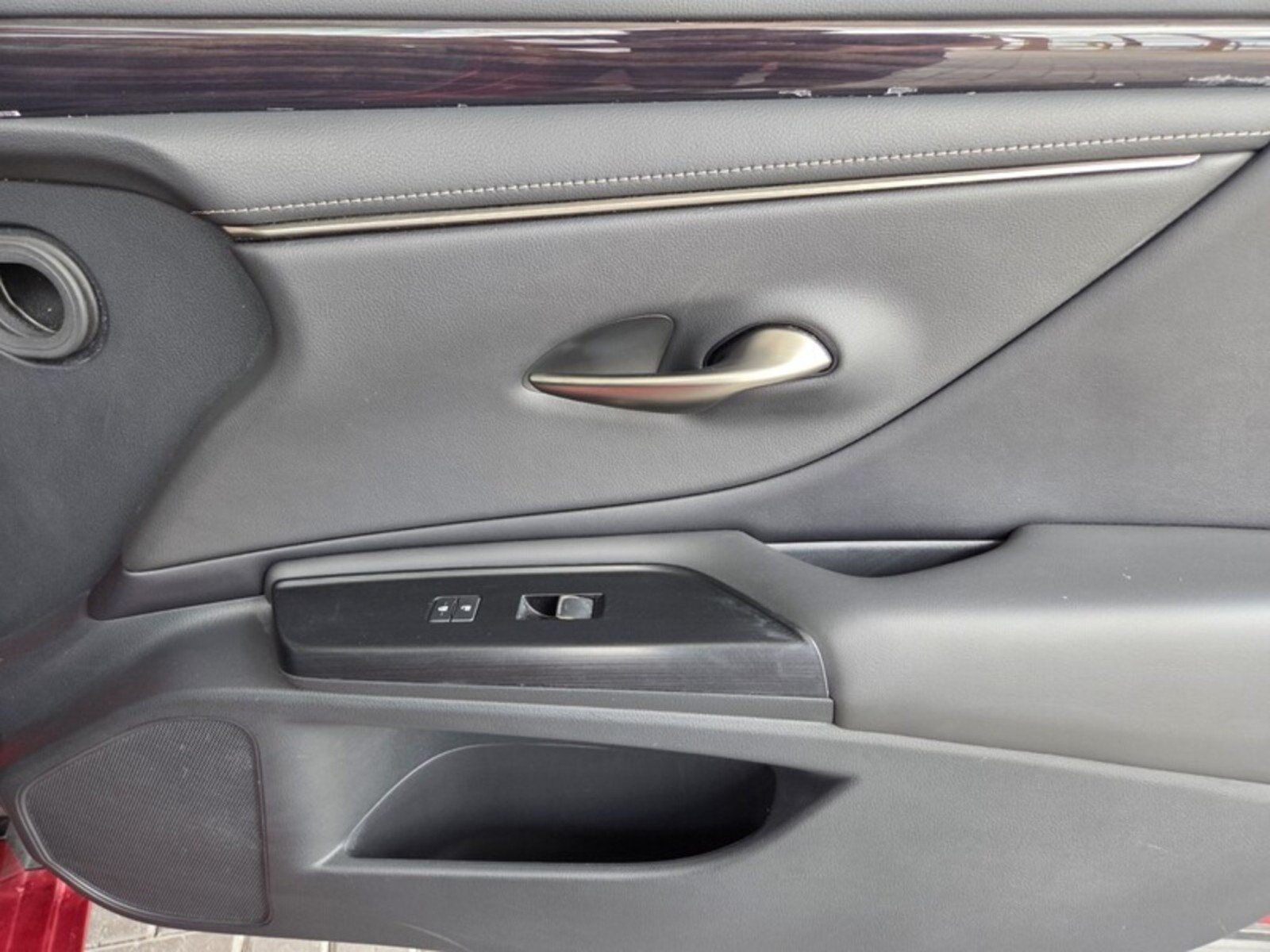 Used 2021 Matador Red Mica Lexus ES 350 image 21
