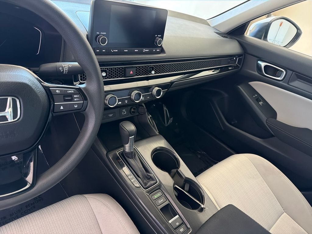 Used 2024  Honda LX image 15