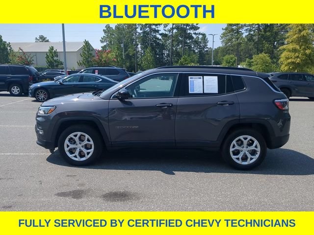 Used 2024 Gray Jeep Latitude image 10