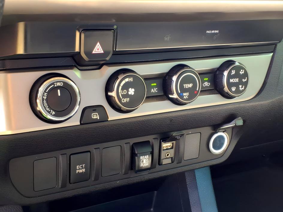 Used 2019 Super White Toyota SR5 image 19