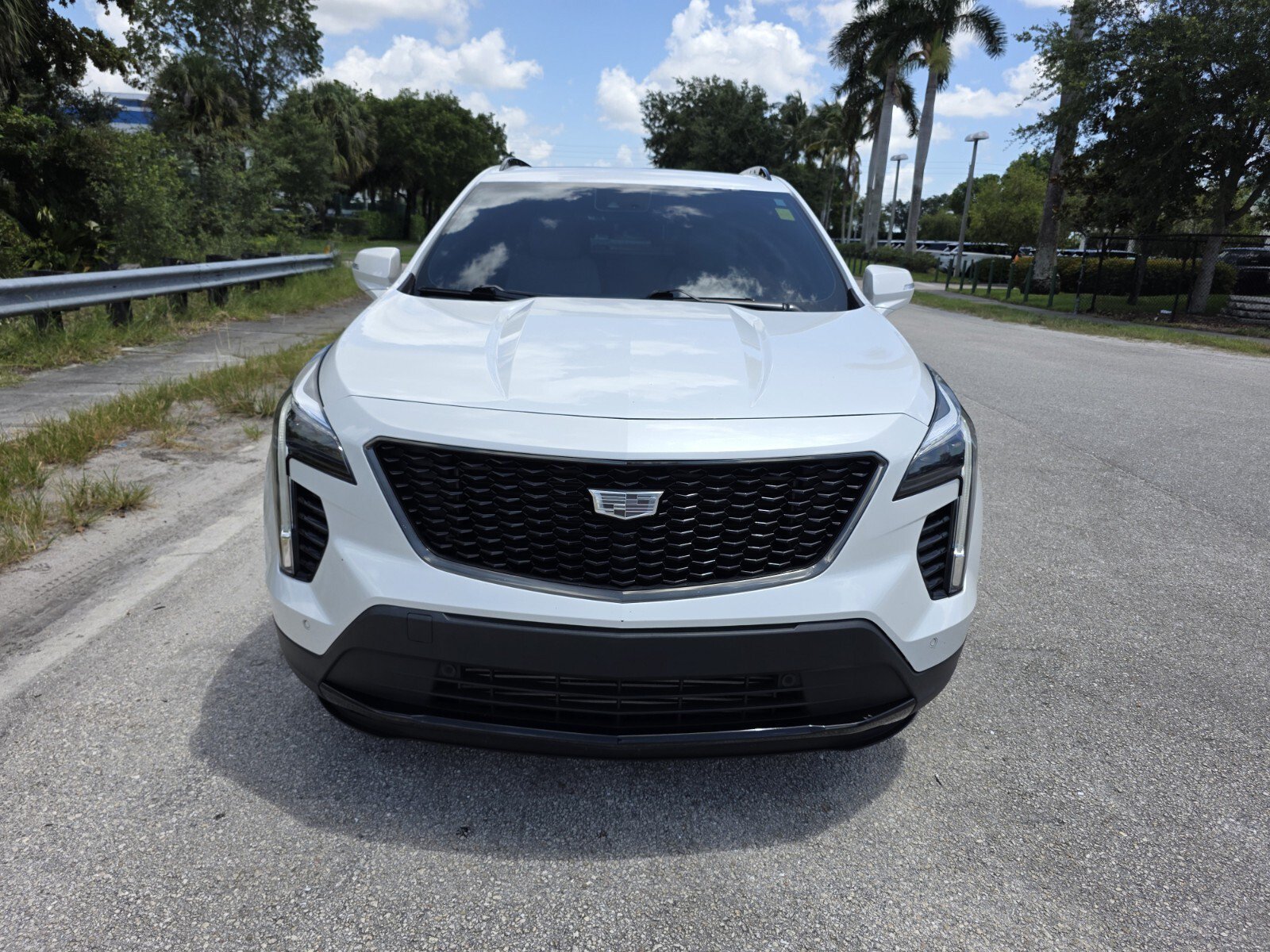 Used 2022 Crystal White Tricoat Cadillac FWD Sport image 8