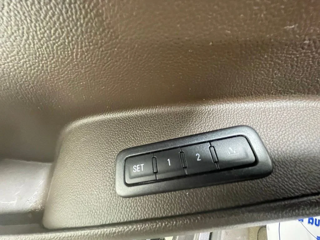 Used 2015 Gray GMC Denali image 19