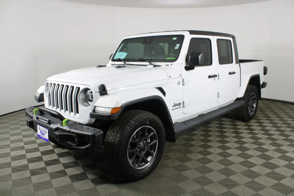 Used 2020 White Jeep Overland image 3