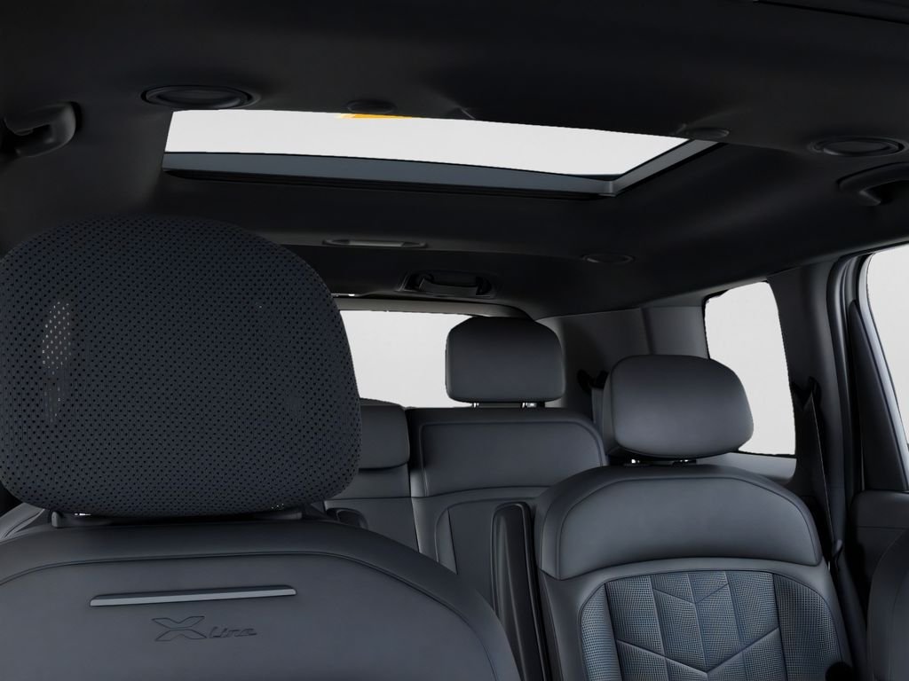 New 2027 White Kia X-Line SX image 27