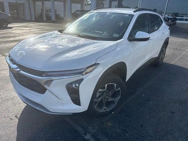 Used 2025 White Chevrolet LT image 1
