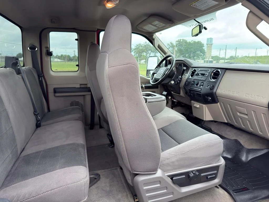 Used 2010  Ford XL image 25