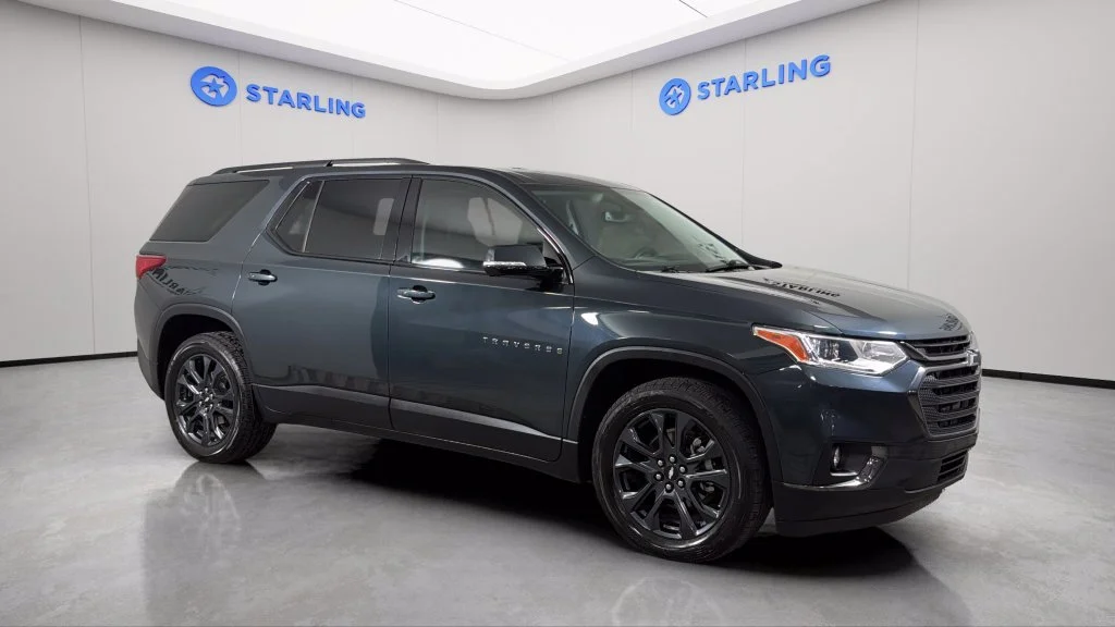 Used 2020 GRAPHITE METALLIC Chevrolet RS image 13