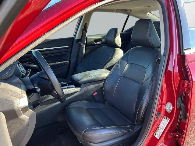 Used 2023 Red Nissan 2.5 SL image 20