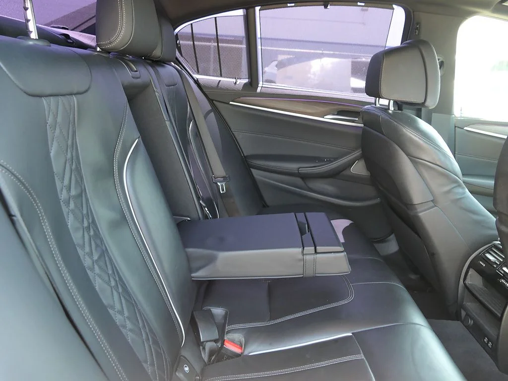 Used 2023 Carbon Black Metallic BMW M550i xDrive image 25
