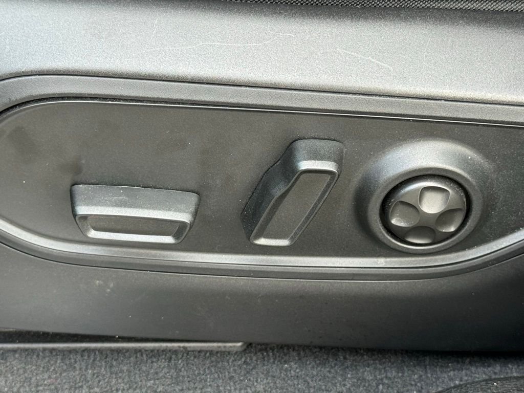 Used 2022 Gray Jeep Overland image 22