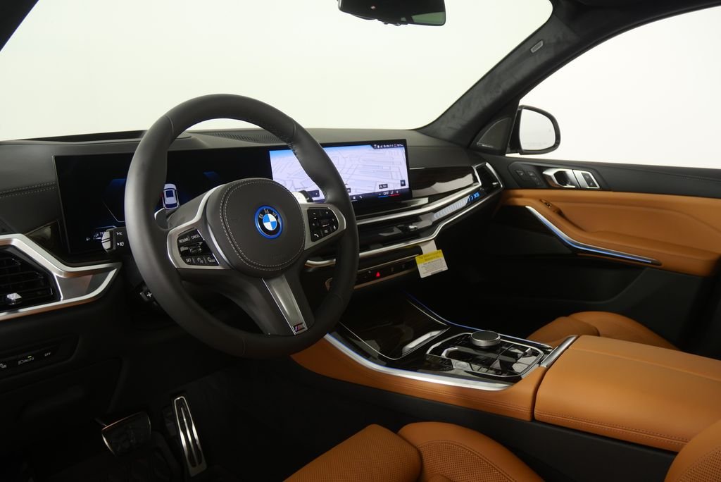 New 2026 Mineral White Metallic BMW xDrive50e image 12