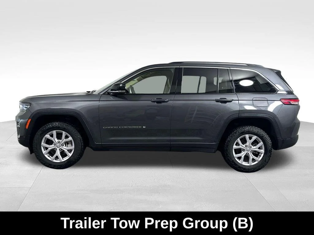 Used 2022 Baltic Gray Metallic Clearcoat Jeep Limited image 7
