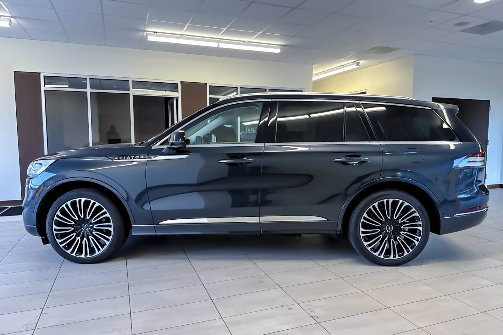Certified Used 2023 Flight Blue Lincoln Black Label image 7