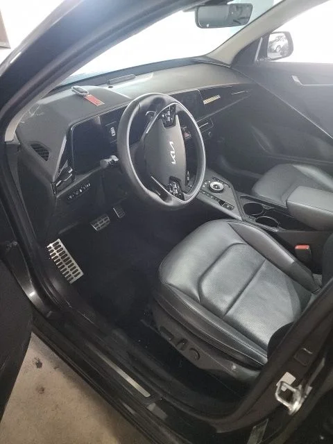 Used 2023 Gray Kia SX image 6