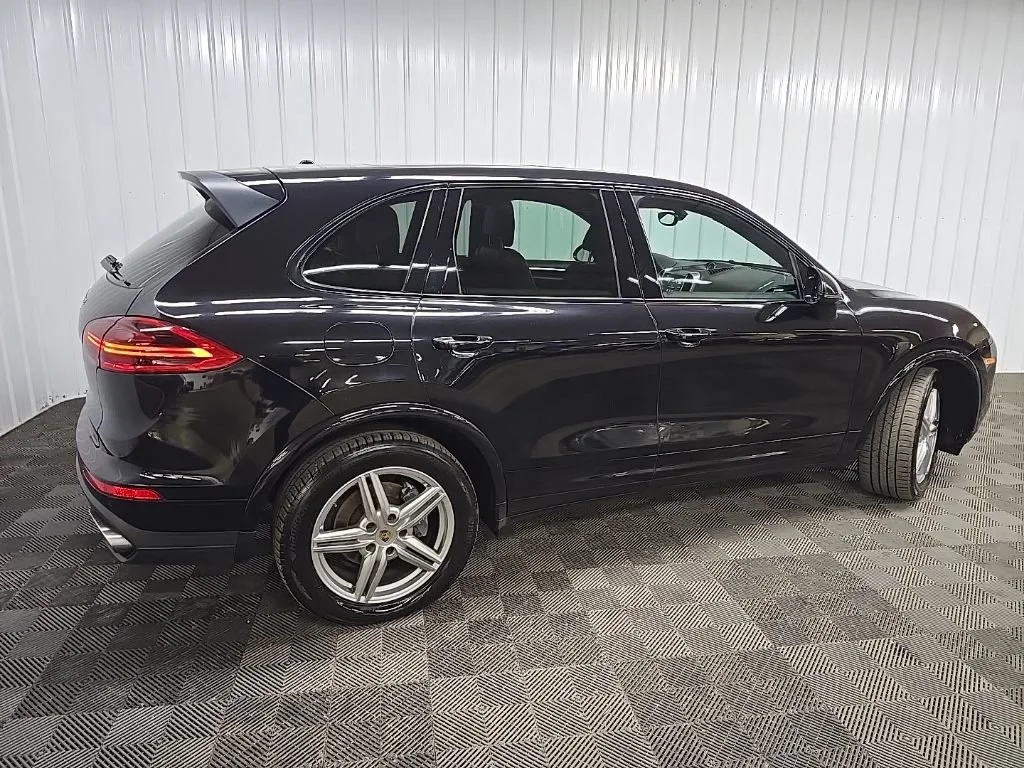 Used 2017 Bk Porsche NA image 3