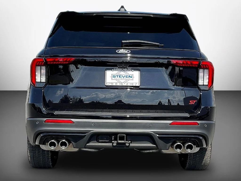 New 2027 Agate Black Metallic Ford ST image 4