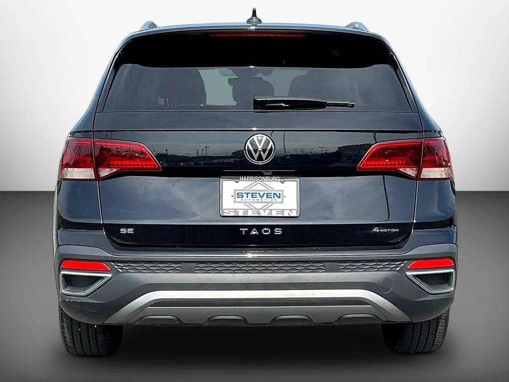 Certified Used 2023 Deep Black Pearl Effect Volkswagen 1.5T SE image 5
