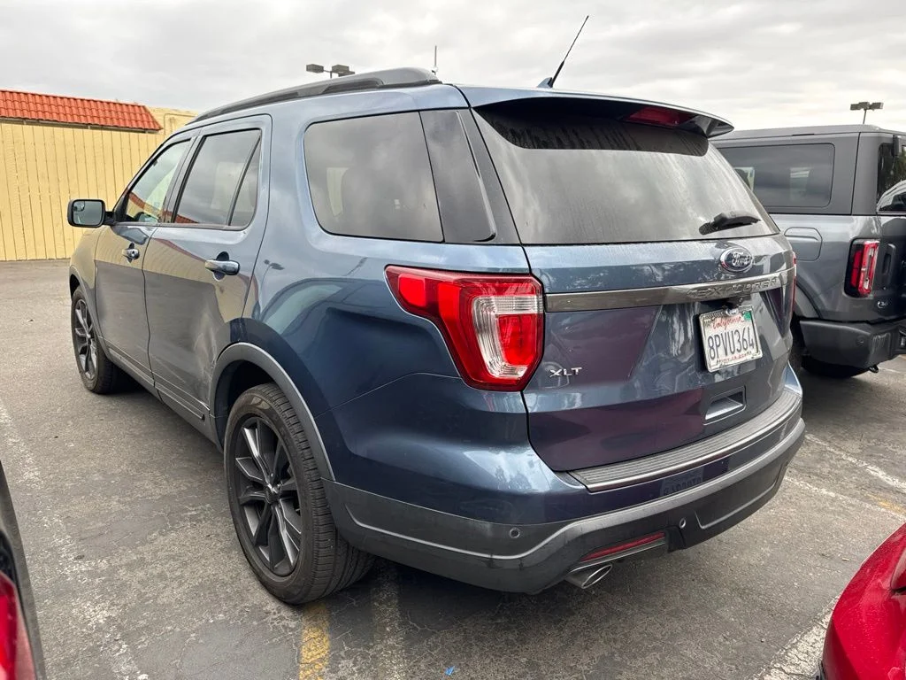 Used 2018 Blue Ford XLT image 4