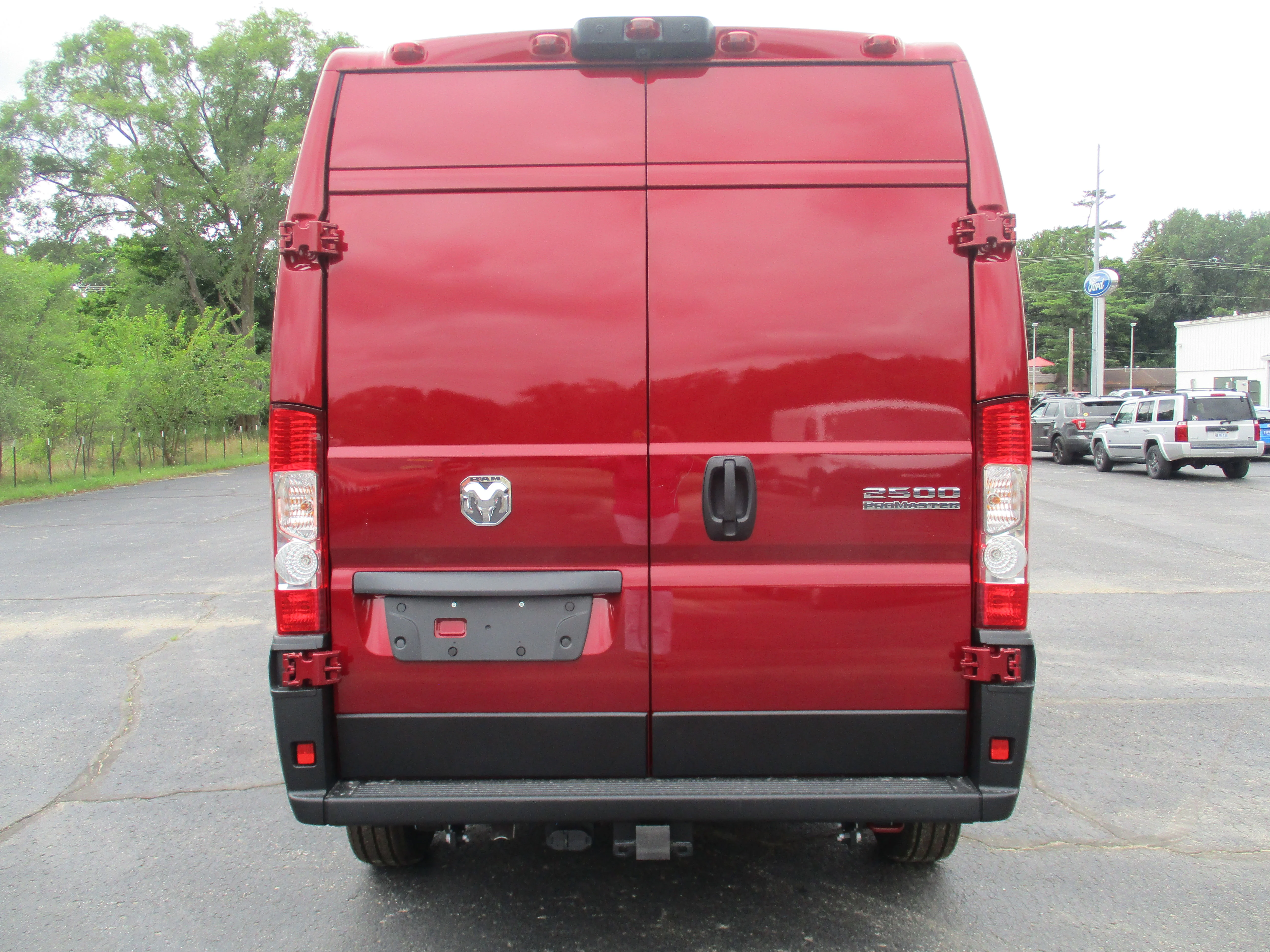 New 2026 Deep Cherry Red Crystal Pearl-Coat Exterior Paint RAM Tradesman 2500 High Roof 159 WB image 7