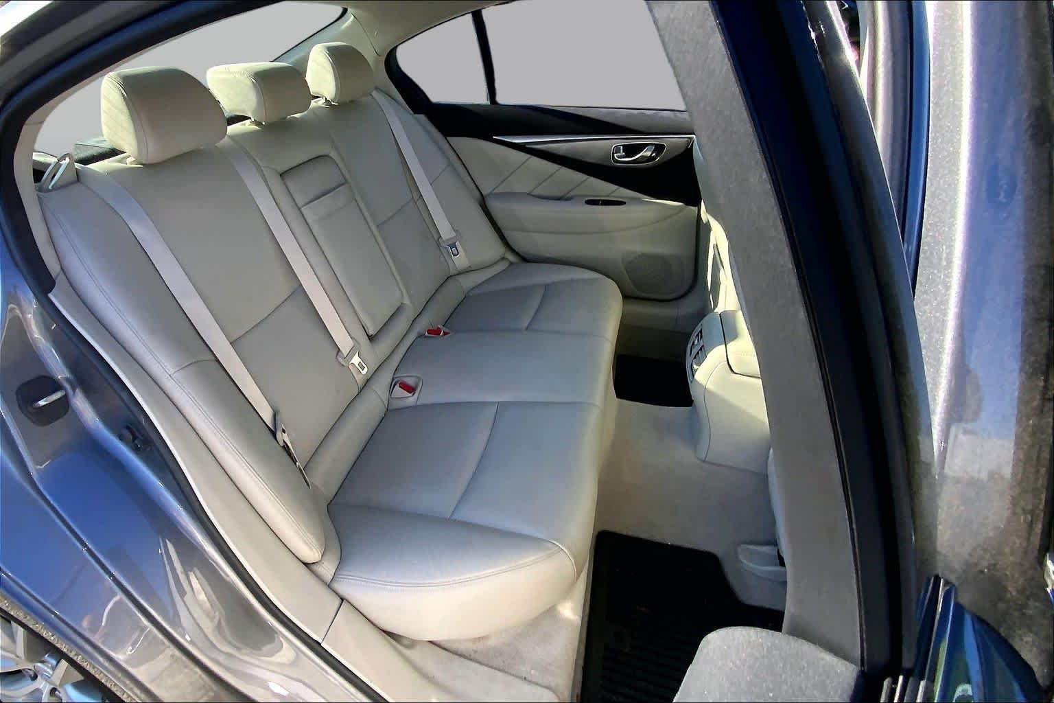 Used 2014 Graphite Shadow INFINITI Premium image 20