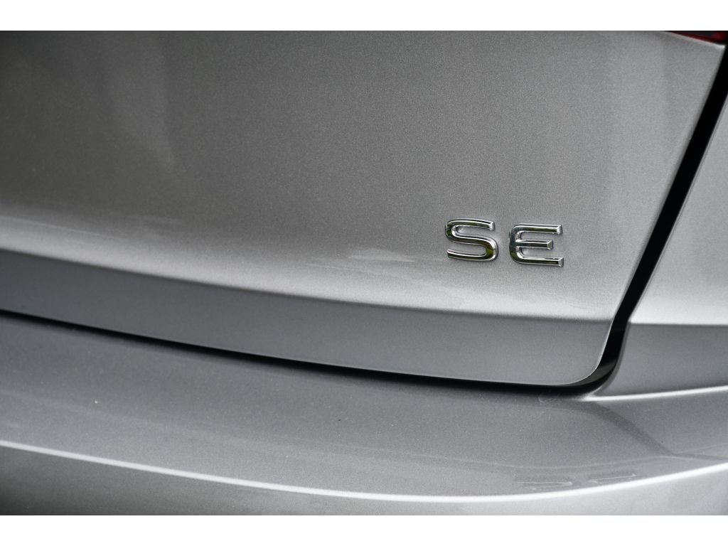 Used 2025 Pyrite Silver Metallic Volkswagen SE image 26