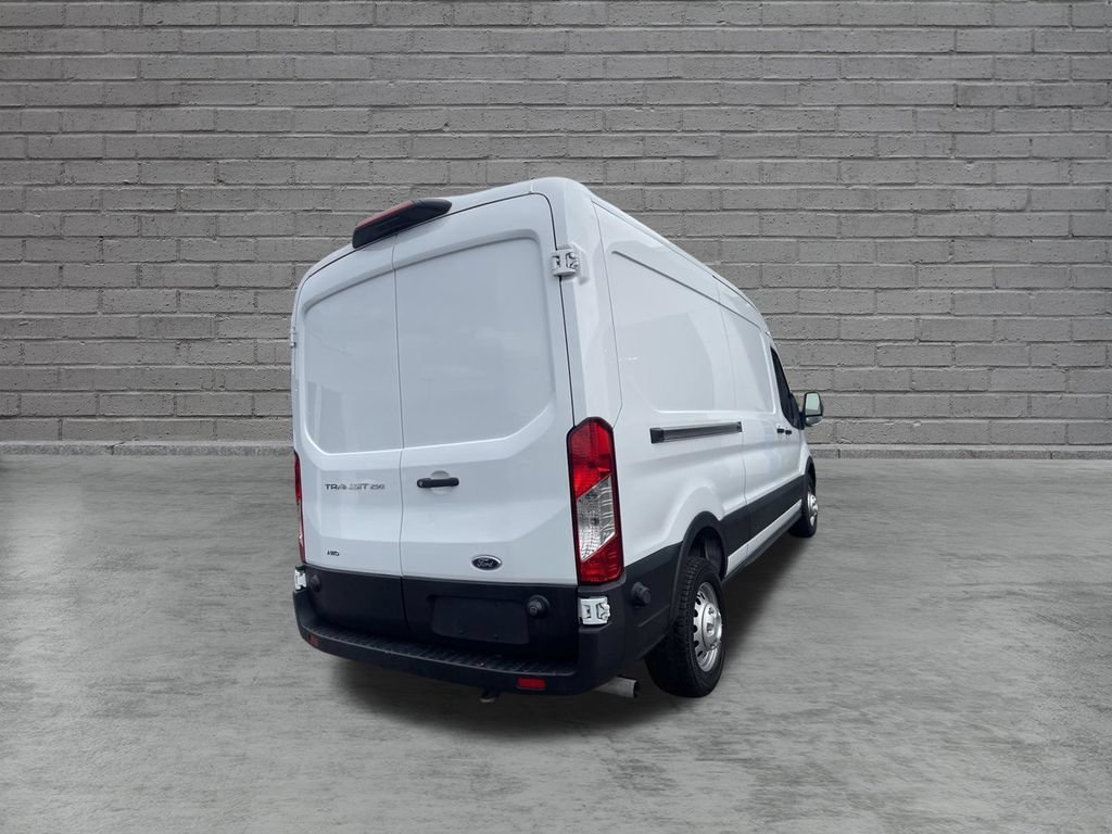 Used 2024  Ford  image 8