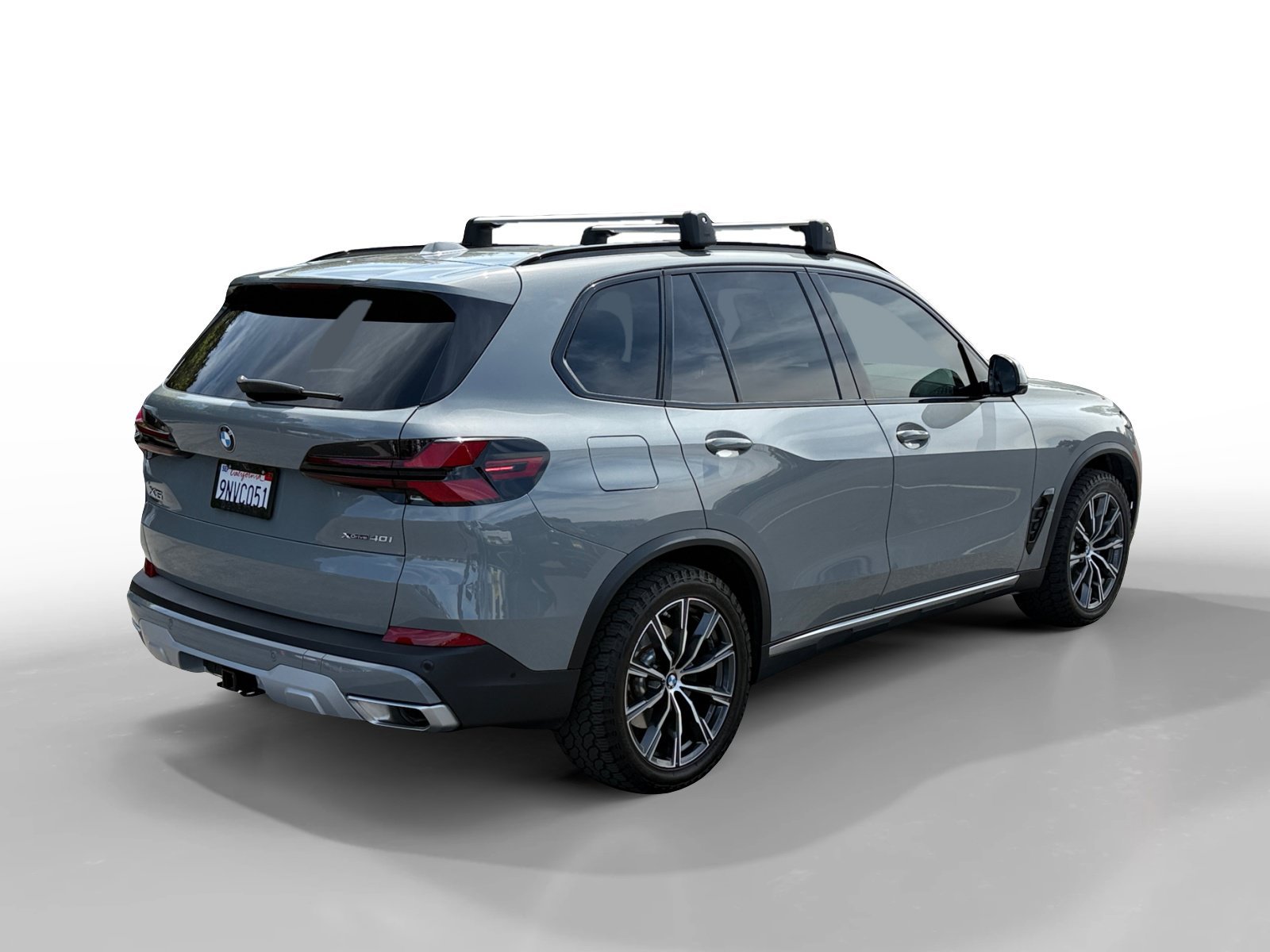 Used 2025 Gray BMW xDrive40i image 5