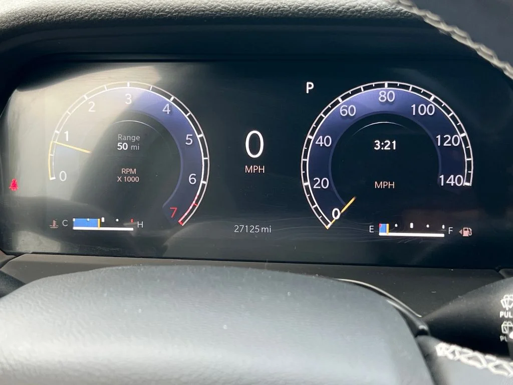Used 2022 White Jeep Laredo image 17