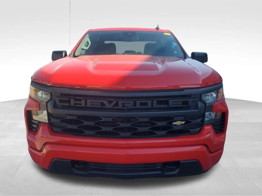 Used 2023 Red Chevrolet Custom image 11