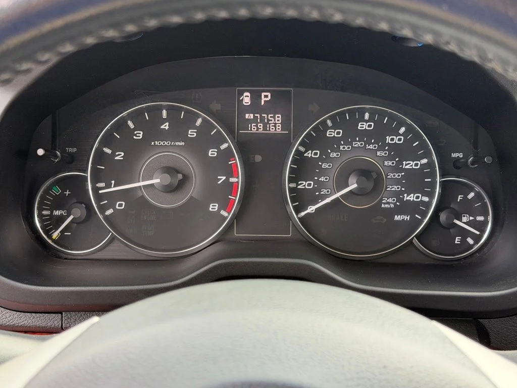 Used 2012 Silver Subaru 2.5i image 21