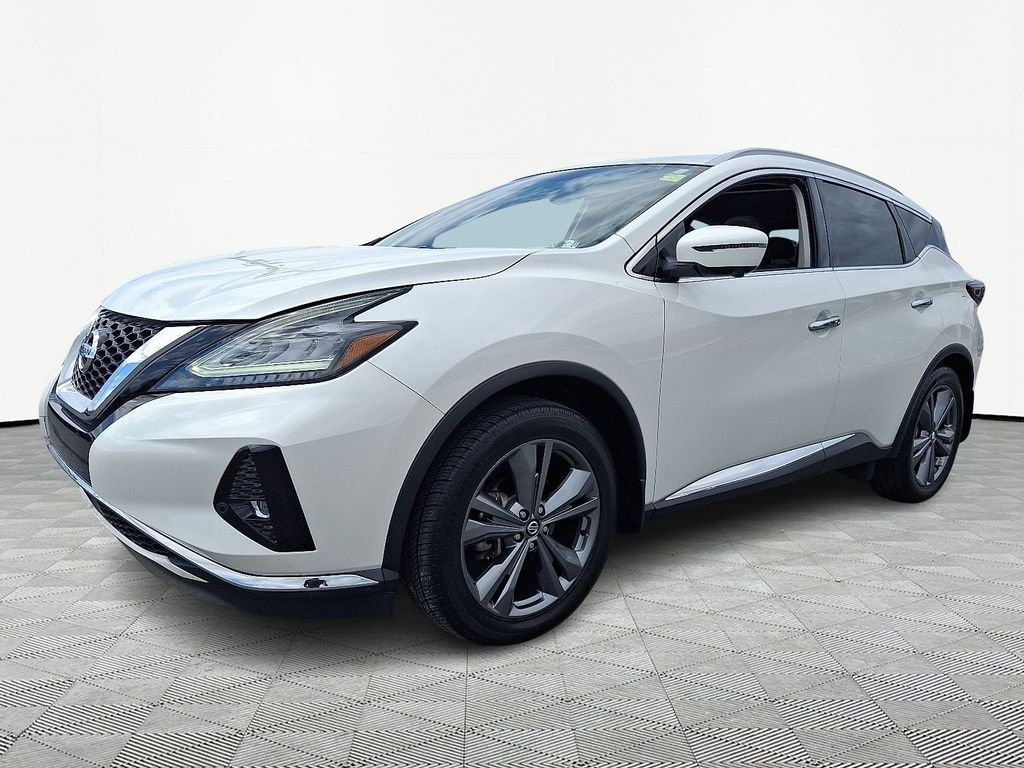 Used 2020 White Nissan Platinum image 3