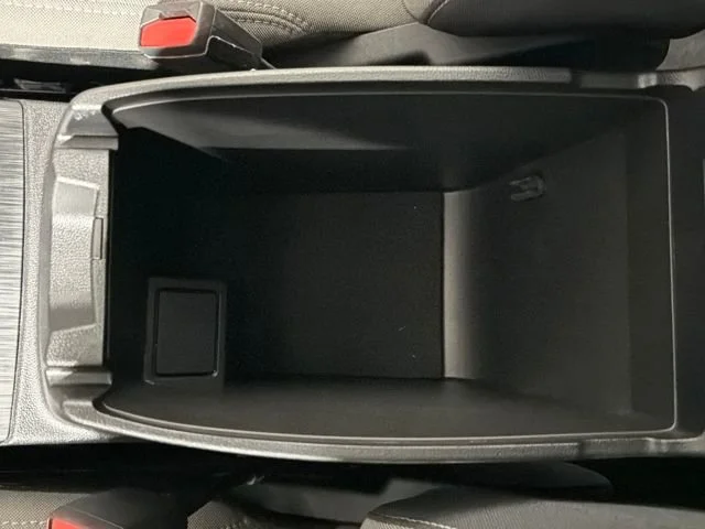 Used 2022 Blue Ford SE image 24