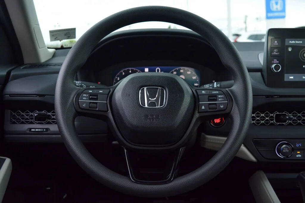 New 2026 Platinum White Pearl Honda LX image 10