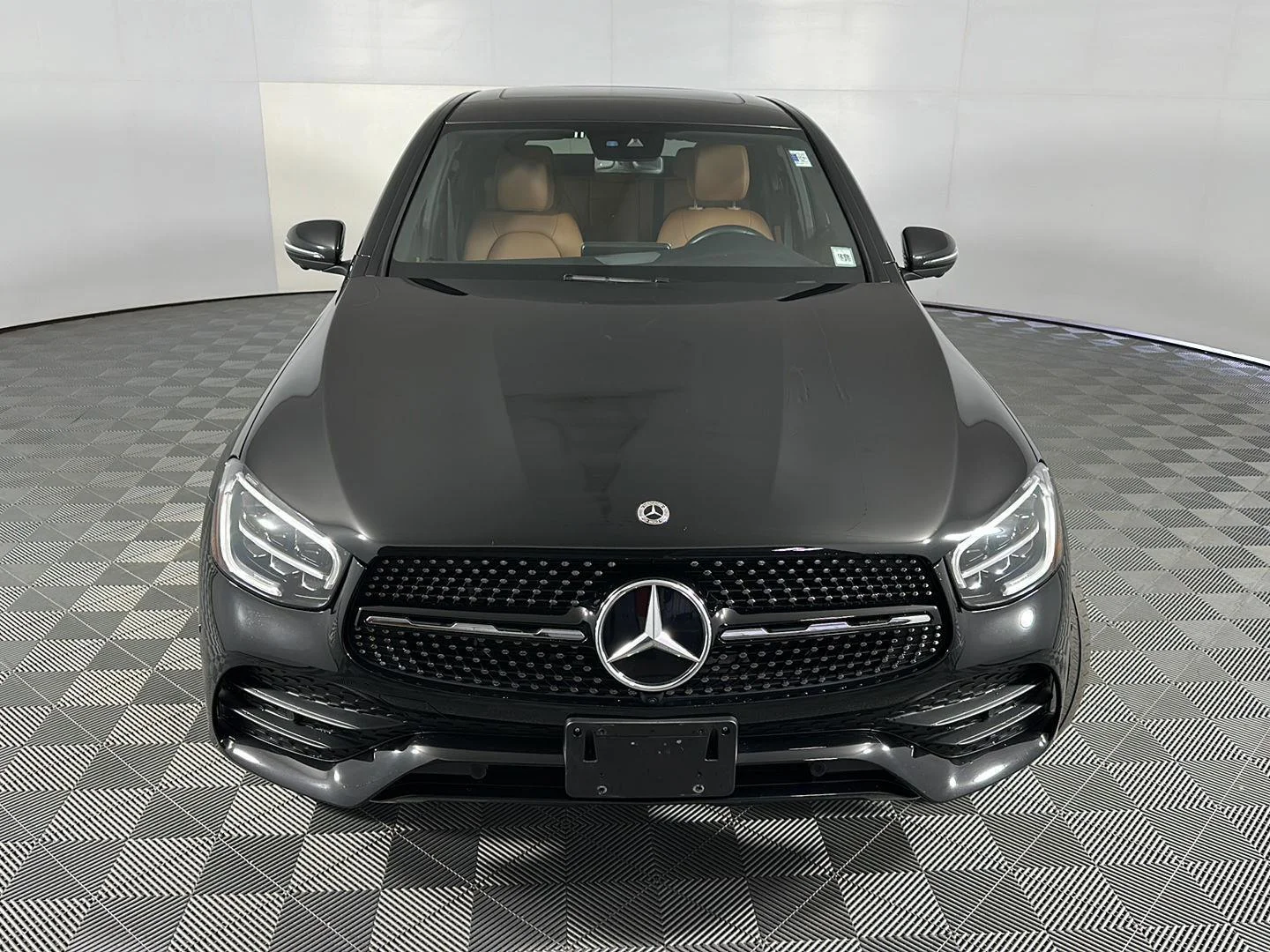 Used 2023 Obsidian Black Metallic Mercedes-Benz GLC 300 image 2