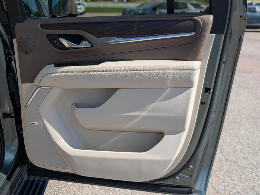 Used 2023 Green GMC Denali image 38