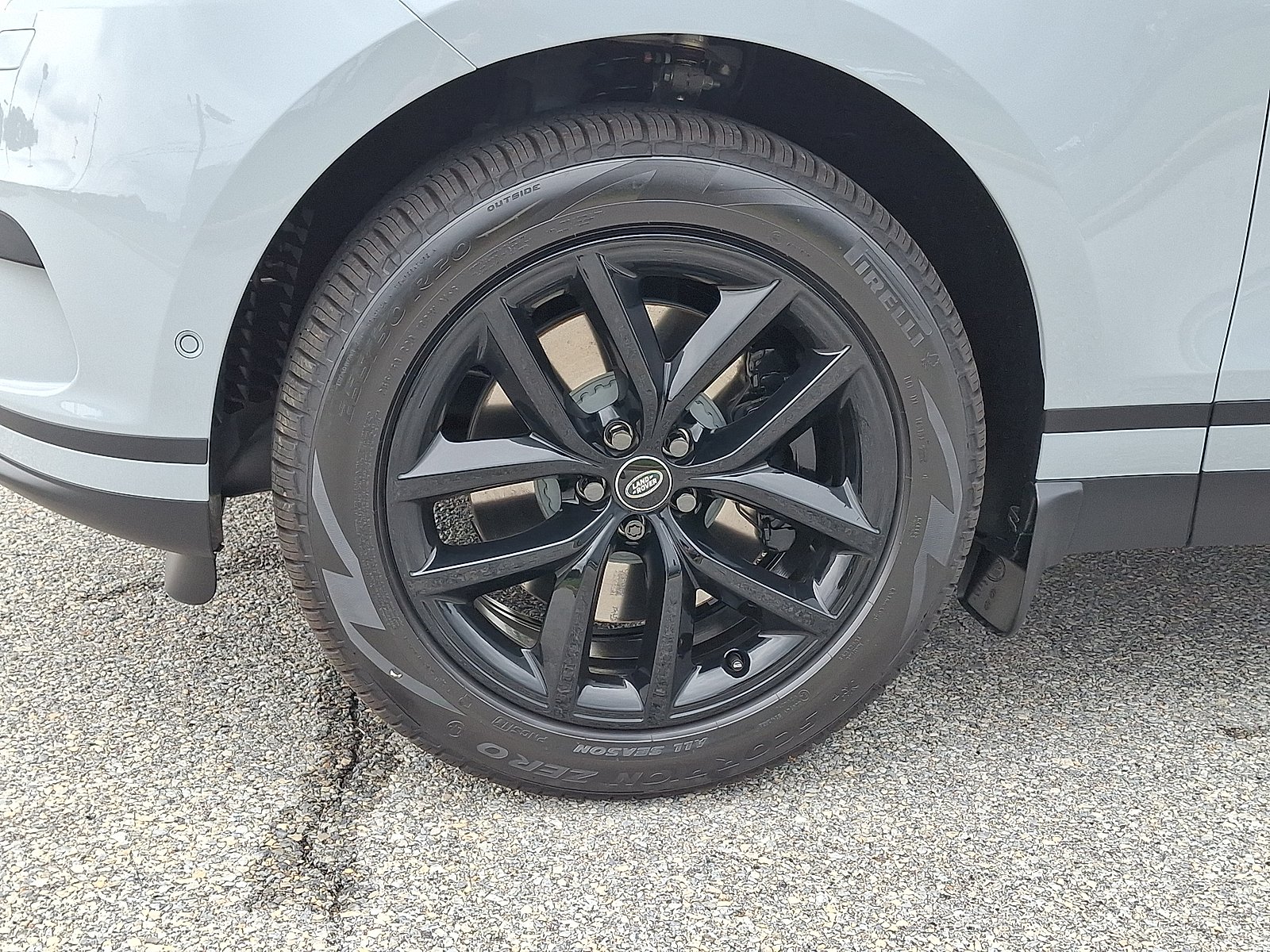 New 2026 Santorini Black Metallic - 1AG Land Rover S image 2